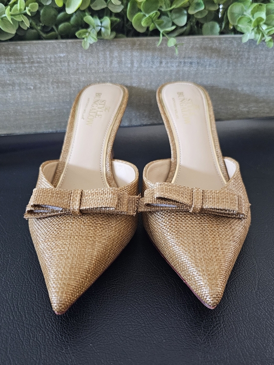 ANTONIO MELANI Shoes - ANTONIO MELANI Neutral Textured Pointed-Toe Bow Mules Shoes Women's Sz 9.5
